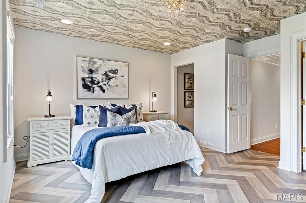 Town and Country, Missouri, 63141, United States, 5 Bedrooms Bedrooms, ,7 BathroomsBathrooms,Residential,For Sale,1966685