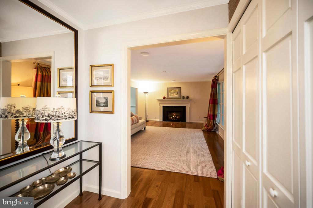 Fredericksburg, Virginia, 22405, United States, 5 Bedrooms Bedrooms, ,5 BathroomsBathrooms,Residential,For Sale,1825163