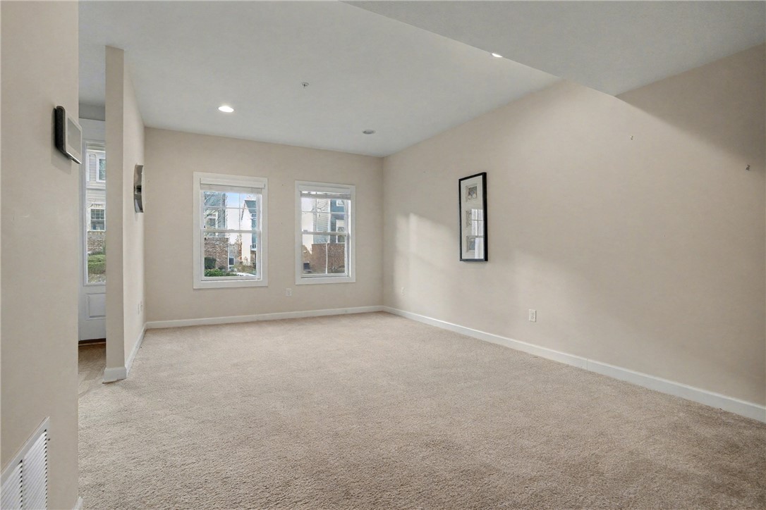 Marshall, Pennsylvania, 16046, United States, 4 Bedrooms Bedrooms, ,4 BathroomsBathrooms,Residential,For Sale,1998104