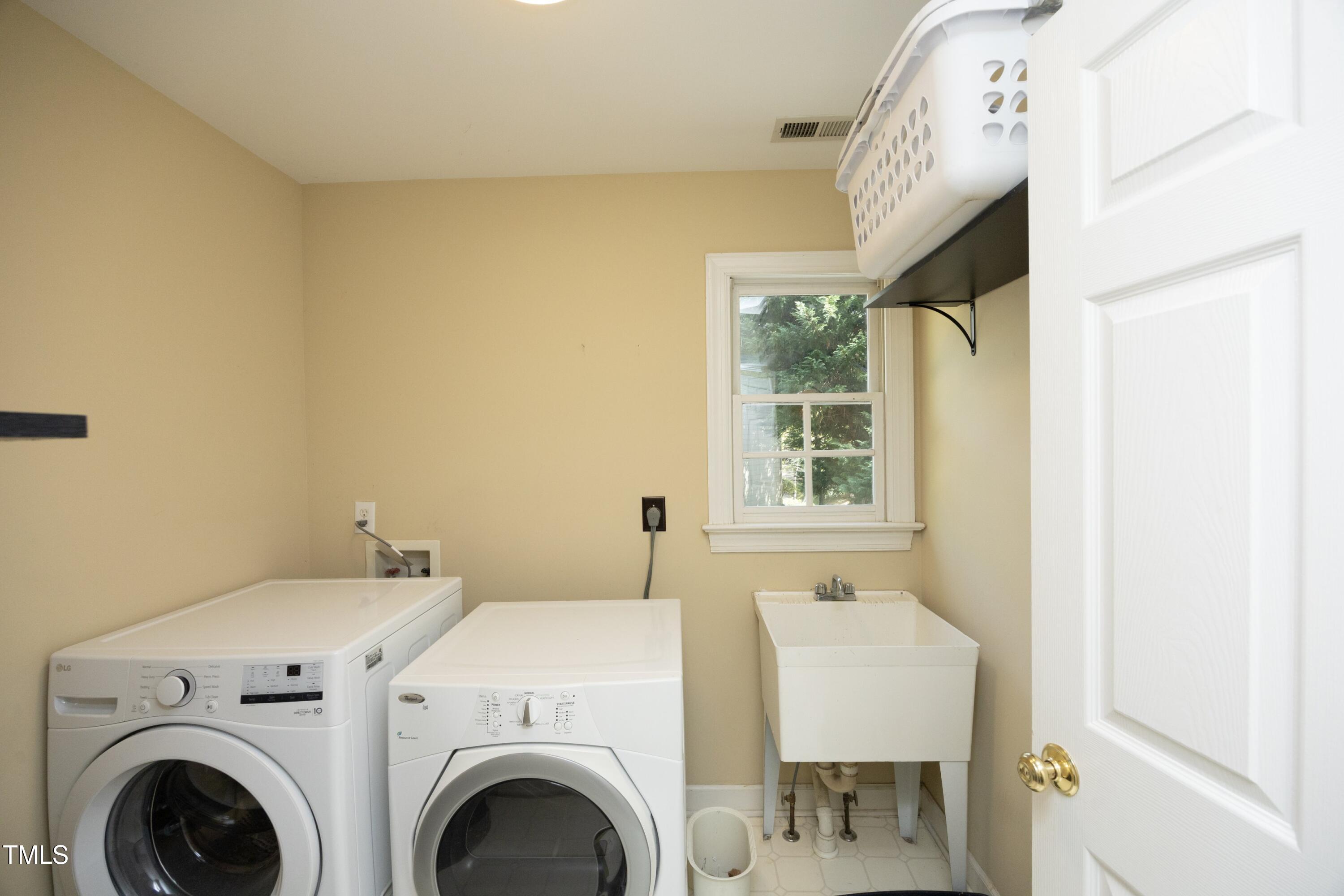 Chapel Hill, North Carolina, 27516, United States, 5 Bedrooms Bedrooms, ,4 BathroomsBathrooms,Residential,For Sale,1784851