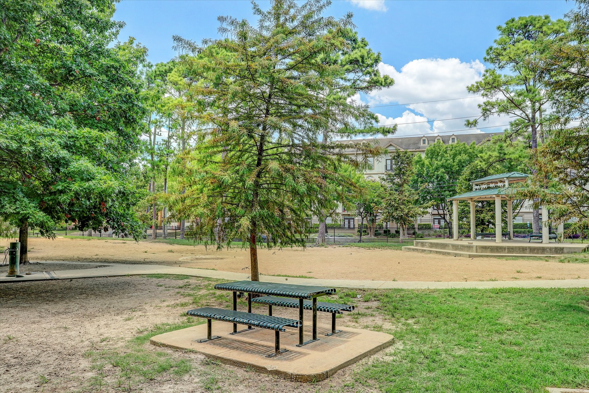  4832 Post Oak Timber Drive - 物件實景