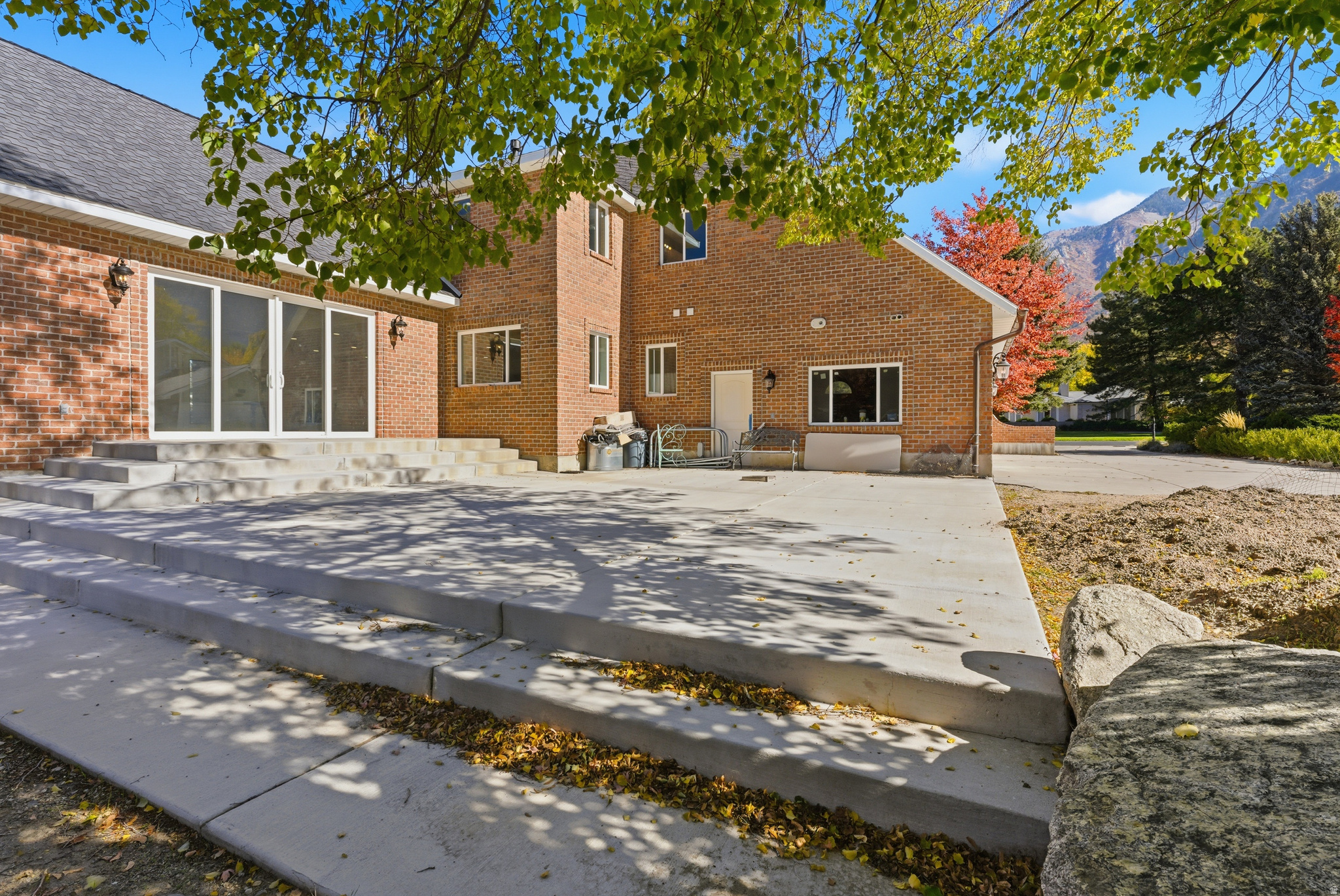 Sandy, Utah, 84092, United States, 5 Bedrooms Bedrooms, ,4 BathroomsBathrooms,Residential,For Sale,1994417