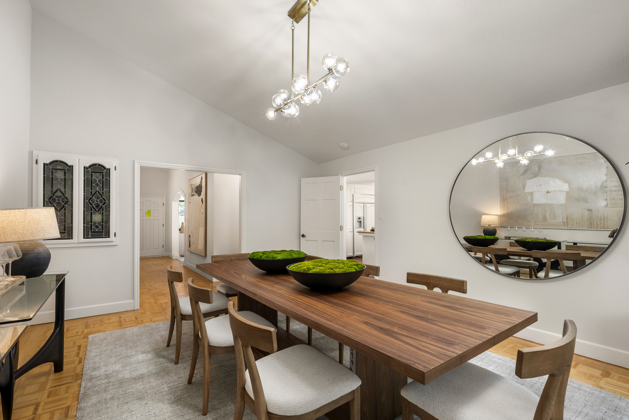  Expansive Residence in Millbrae Highlands - 物件實景