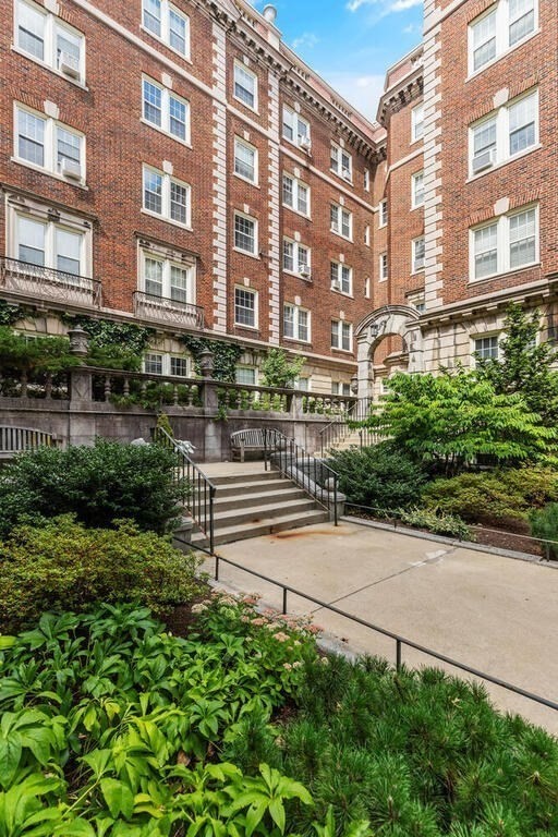 Cambridge, Massachusetts, 02140, United States, 2 Bedrooms Bedrooms, ,1 BathroomBathrooms,Residential,For Sale,1942143