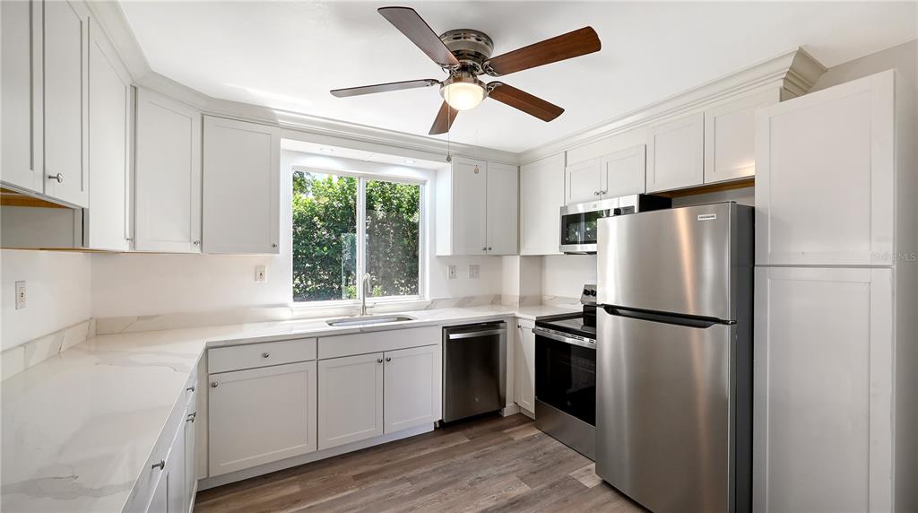 Sarasota, Florida, 34236, United States, 2 Bedrooms Bedrooms, ,2 BathroomsBathrooms,Residential,For Sale,1932959