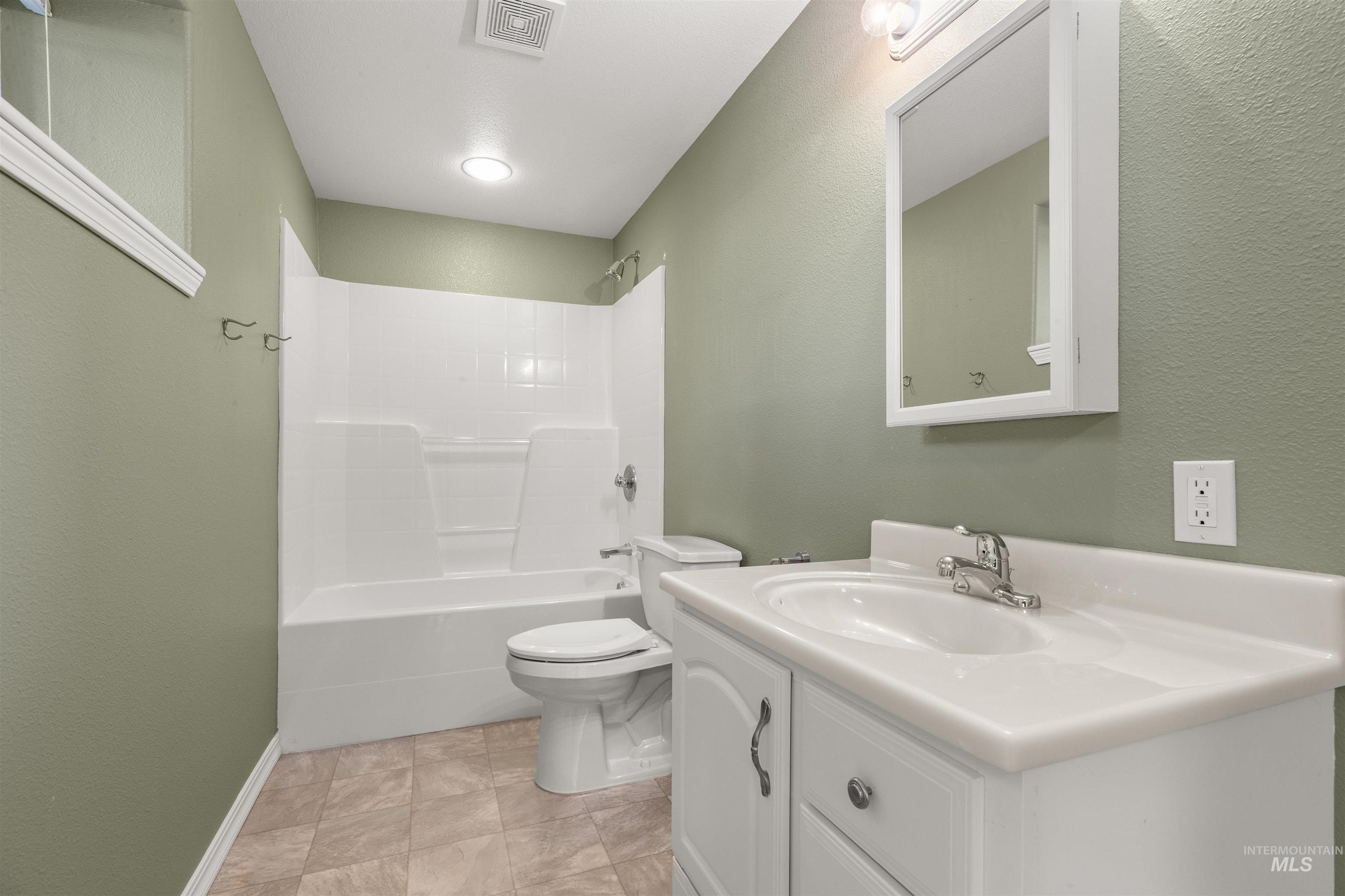 Lewiston, Idaho, 83501, United States, 5 Bedrooms Bedrooms, ,3 BathroomsBathrooms,Residential,For Sale,1873499
