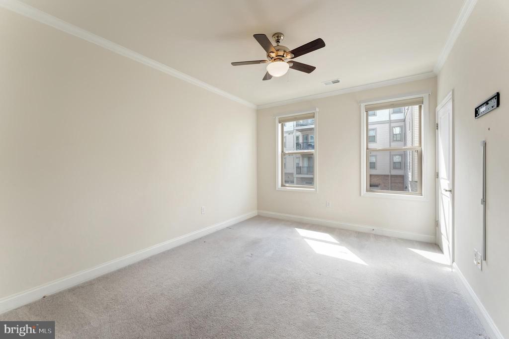 Ashburn, Virginia, 20148, United States, 3 Bedrooms Bedrooms, ,2 BathroomsBathrooms,Residential,For Sale,1977390