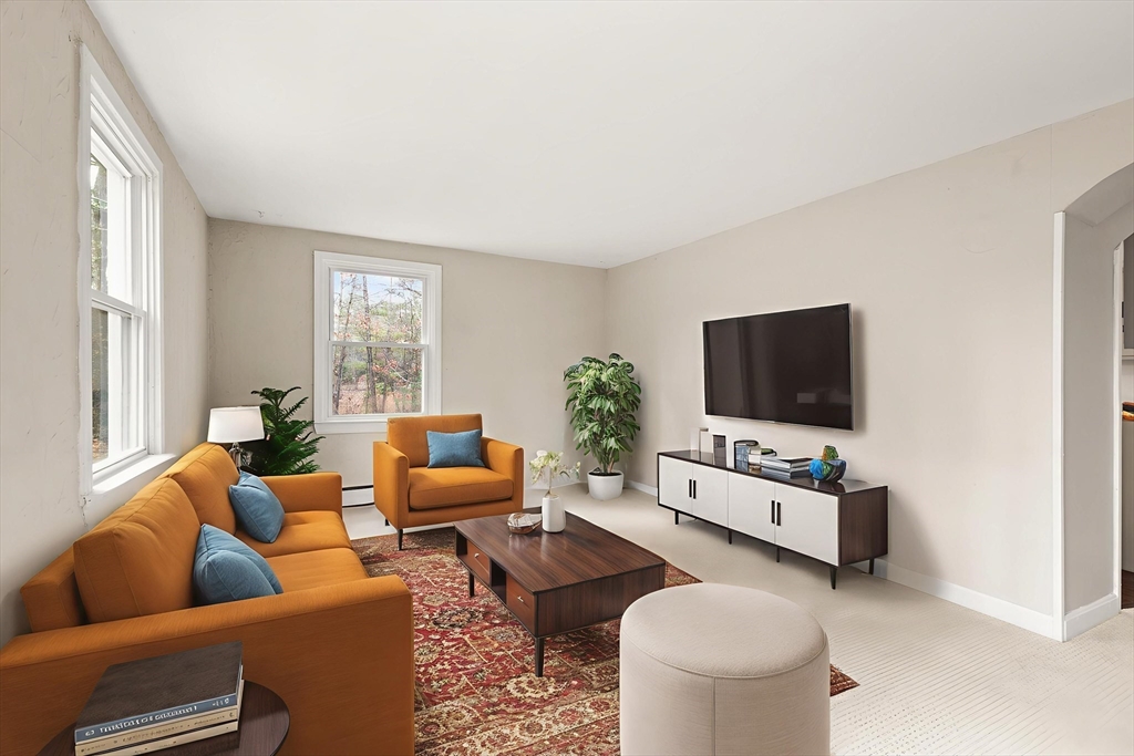 Dunstable, Massachusetts, 01827, United States, 4 Bedrooms Bedrooms, ,2 BathroomsBathrooms,Residential,For Sale,2001941