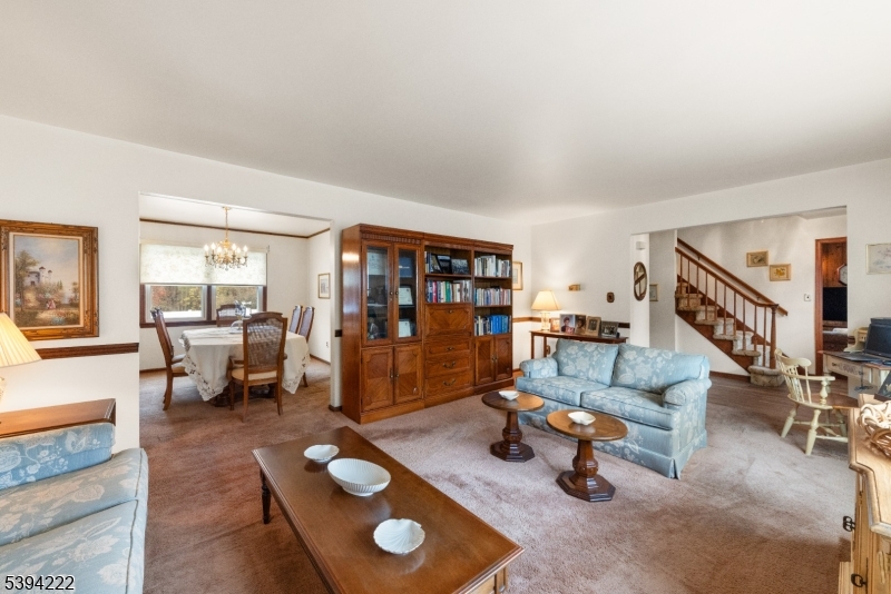 Readington Twp., New Jersey, 08889, United States, 4 Bedrooms Bedrooms, ,3 BathroomsBathrooms,Residential,For Sale,1989710