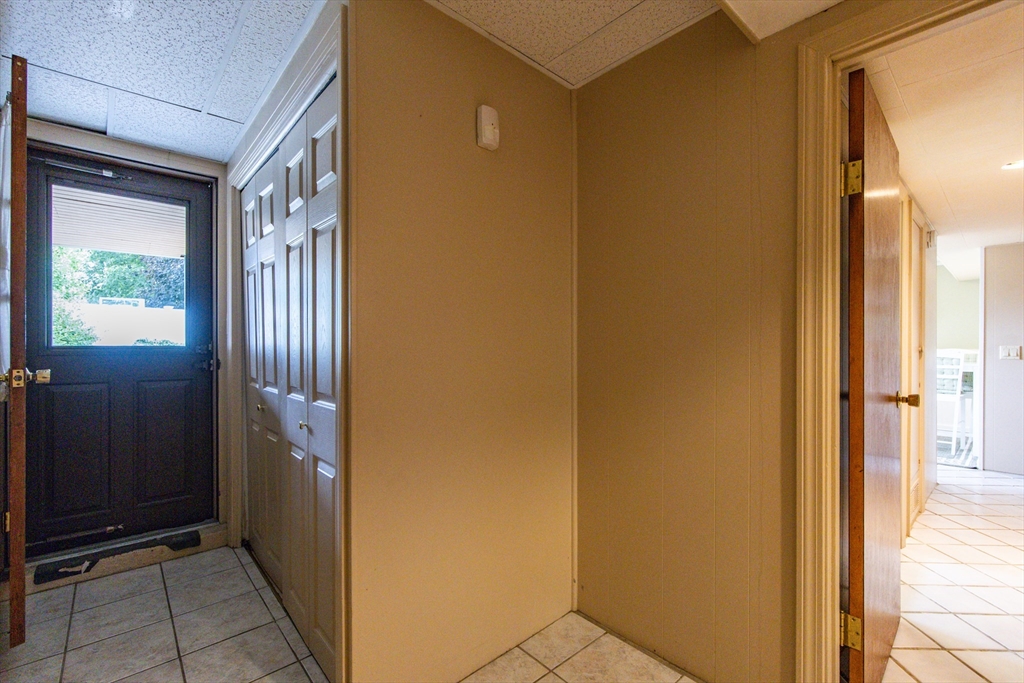 Stoughton, Massachusetts, 02072, United States, 4 Bedrooms Bedrooms, ,2 BathroomsBathrooms,Residential,For Sale,1976018