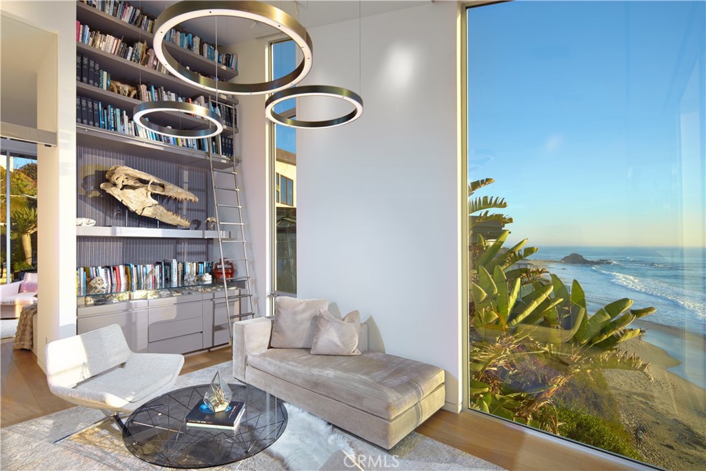 Laguna Beach, California, 92651, United States, 3 Bedrooms Bedrooms, ,4 BathroomsBathrooms,Residential,For Sale,1688637