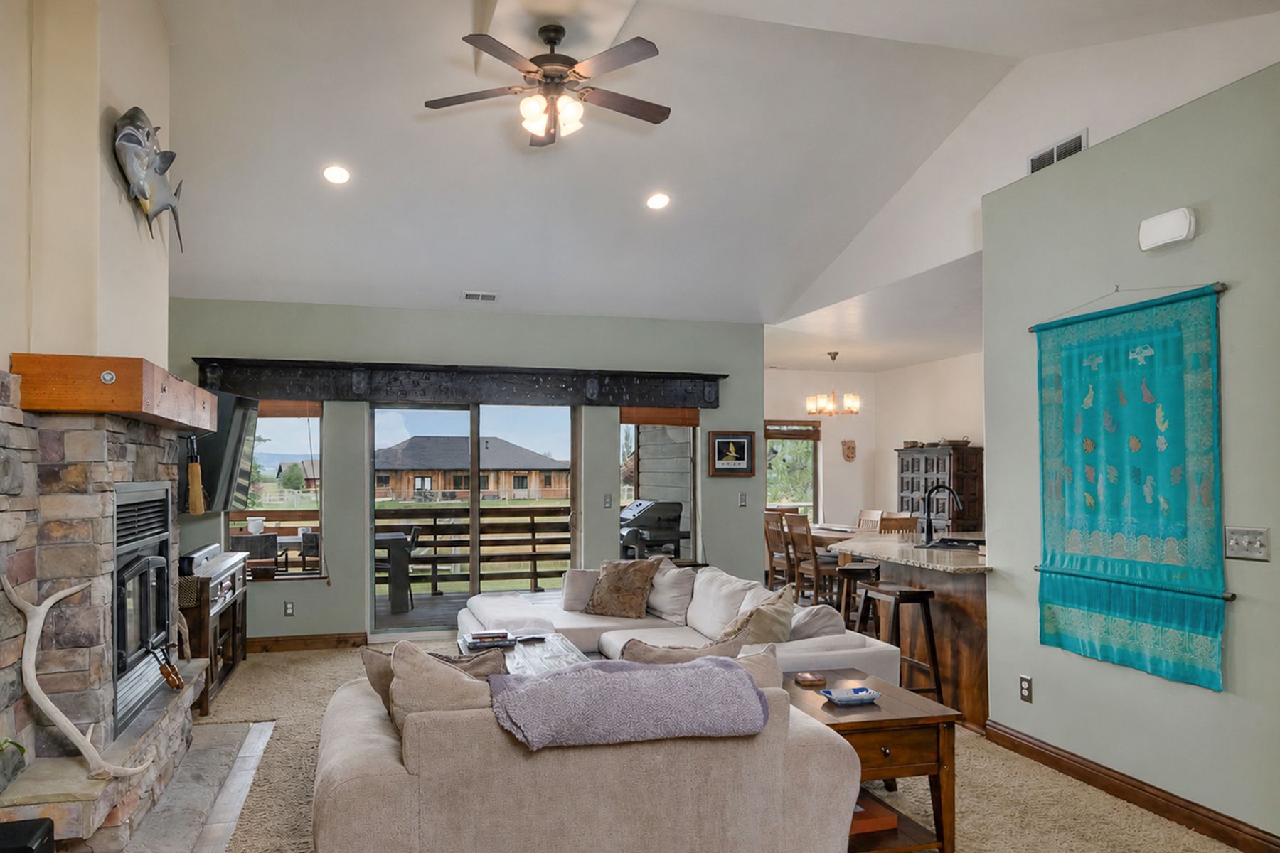  Charming Vaulted-Ceiling Ranch in River Meadows - 物件實景