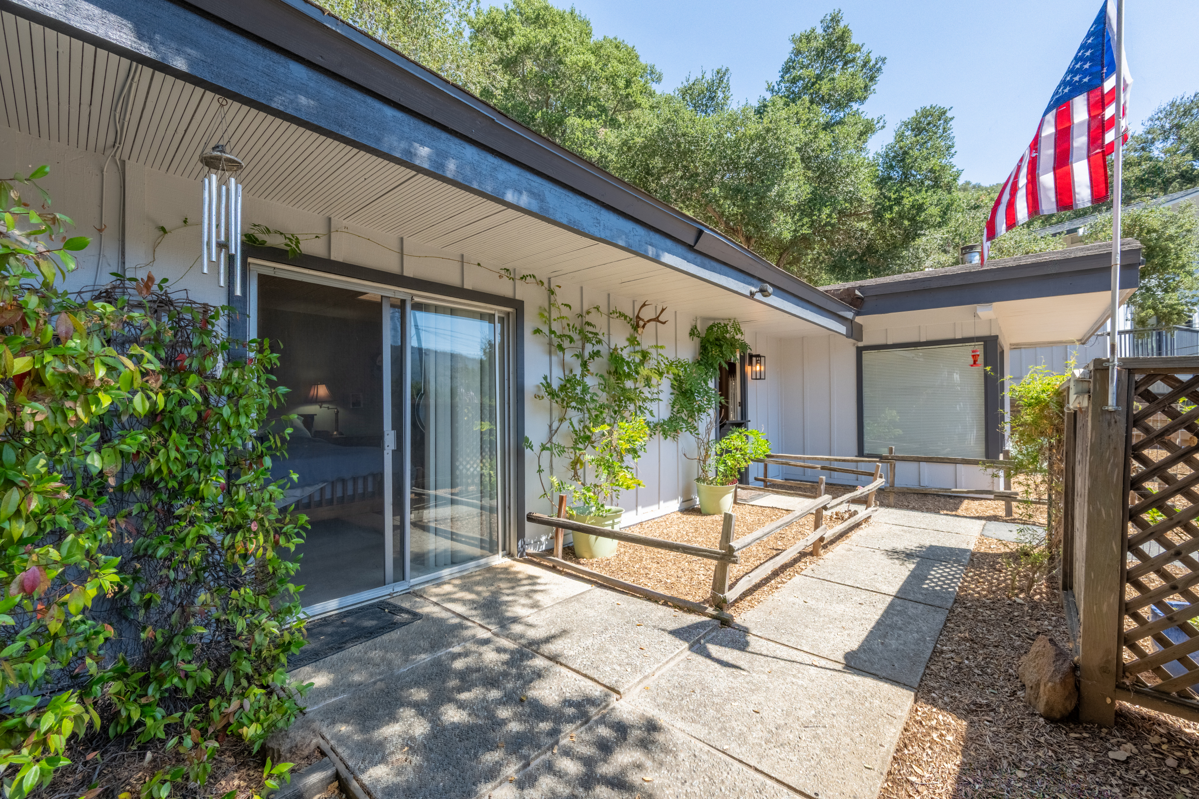  160 East Carmel Valley Road - 物件實景