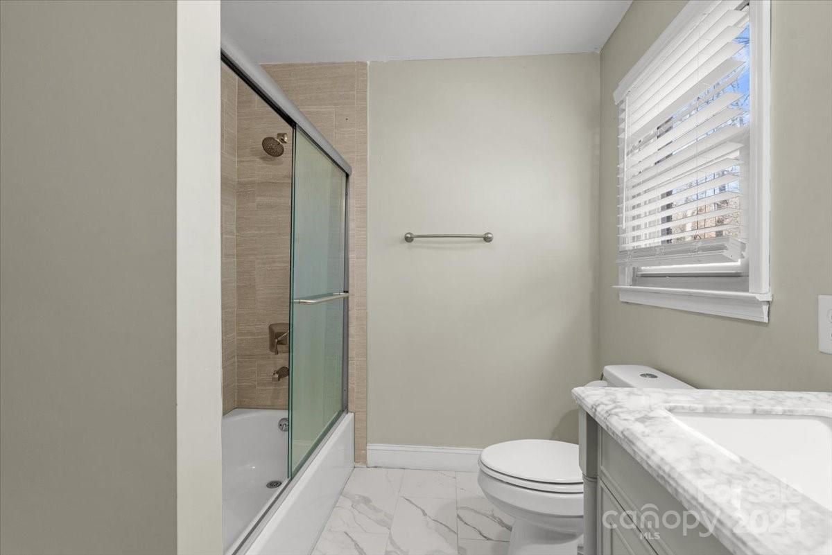 Belmont, North Carolina, 28012, United States, 3 Bedrooms Bedrooms, ,3 BathroomsBathrooms,Residential,For Sale,1913522