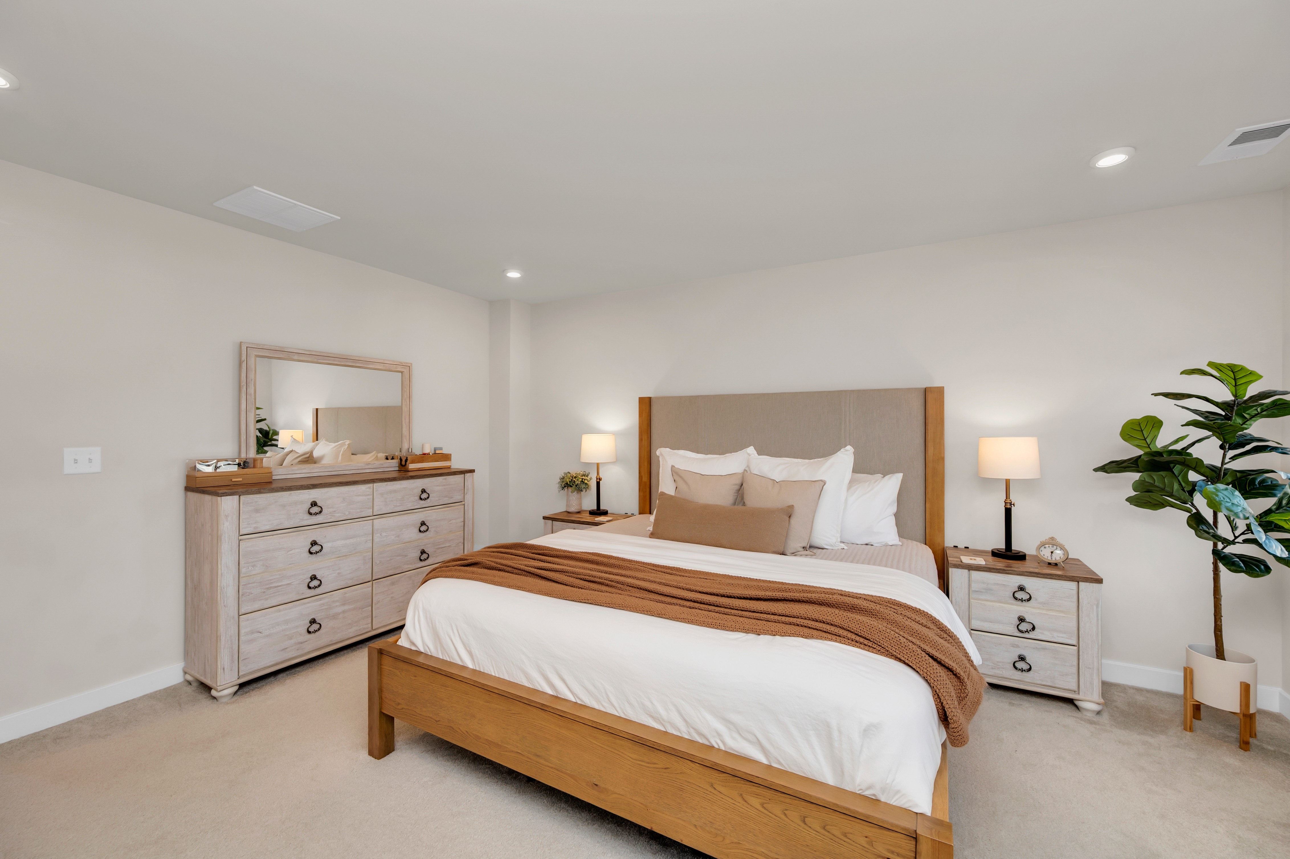  3-Bedroom, 2 full & 2 ½-Bath Townhome at Anchors @Glassworks - 物件實景
