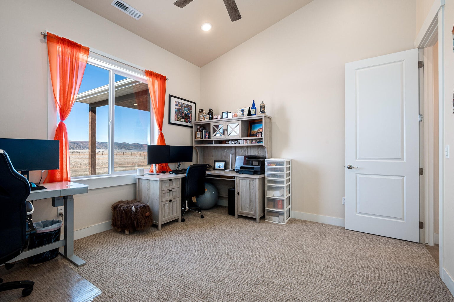 Parowan, Utah, 84761, United States, 3 Bedrooms Bedrooms, ,3 BathroomsBathrooms,Residential,For Sale,1992445