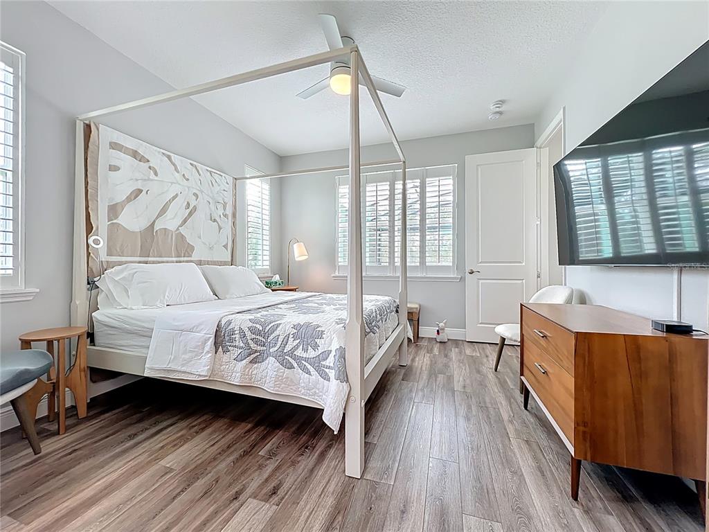 Groveland, Florida, 34736, United States, 5 Bedrooms Bedrooms, ,7 BathroomsBathrooms,Residential,For Sale,1906633