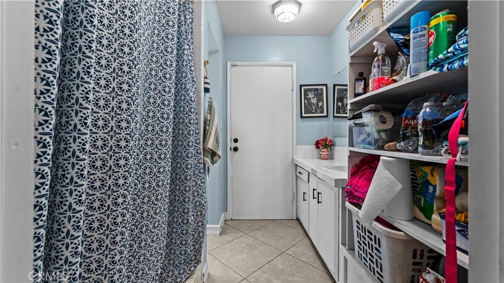 Jurupa Valley, California, 92509, United States, 4 Bedrooms Bedrooms, ,3 BathroomsBathrooms,Residential,For Sale,2012120