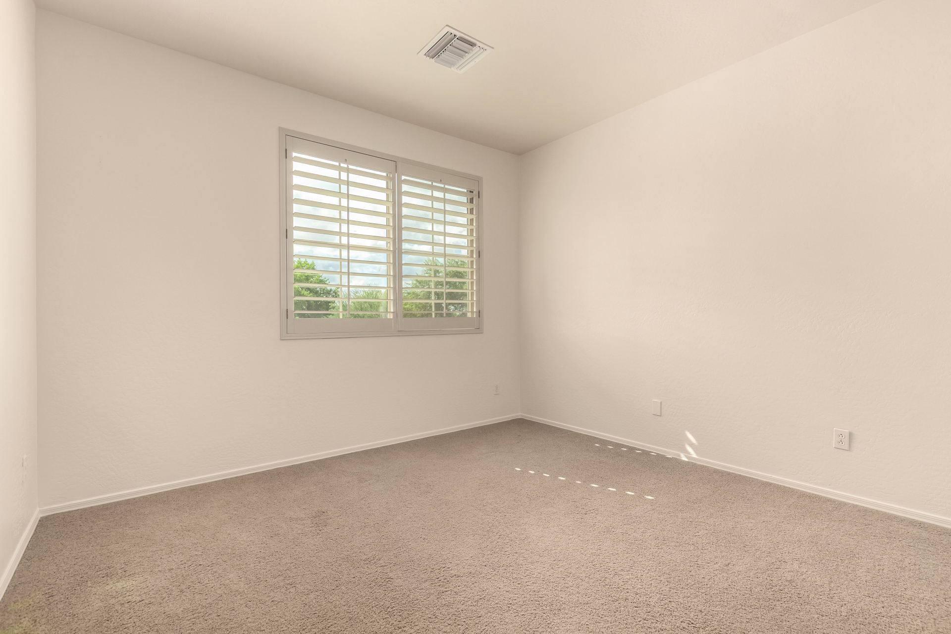 Phoenix, Arizona, 85083, United States, 4 Bedrooms Bedrooms, ,4 BathroomsBathrooms,Residential,For Sale,1993851