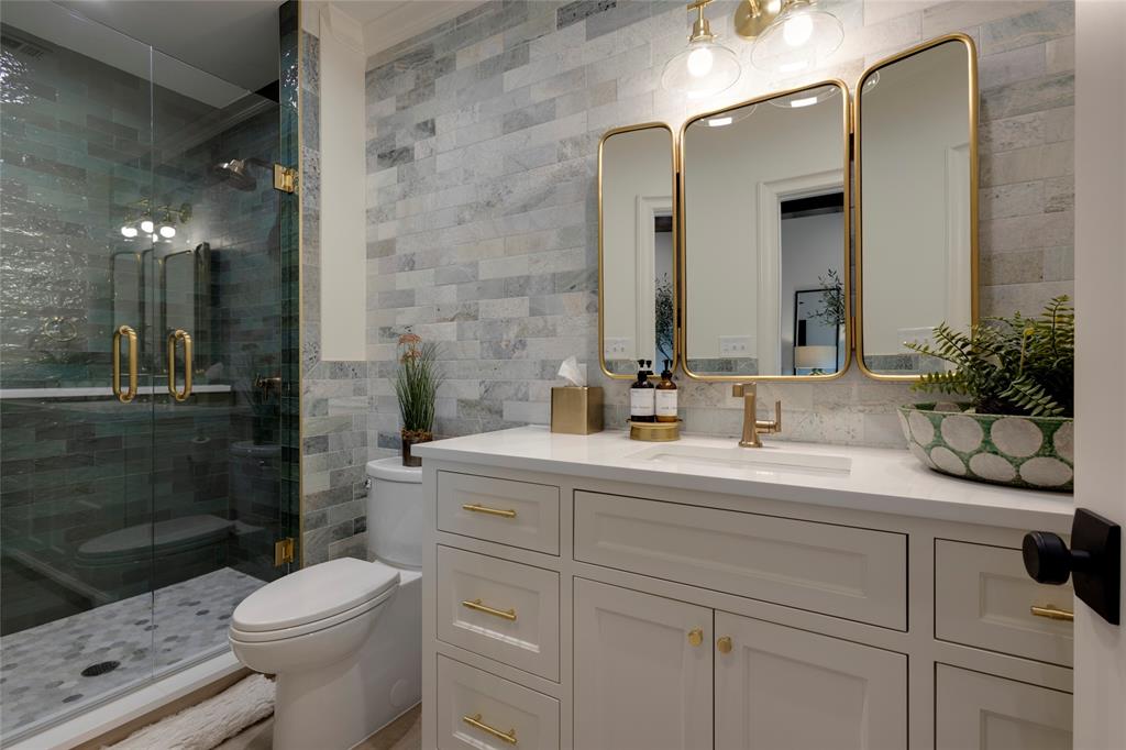 Royse City, Texas, 75189, United States, 4 Bedrooms Bedrooms, ,7 BathroomsBathrooms,Residential,For Sale,1941788