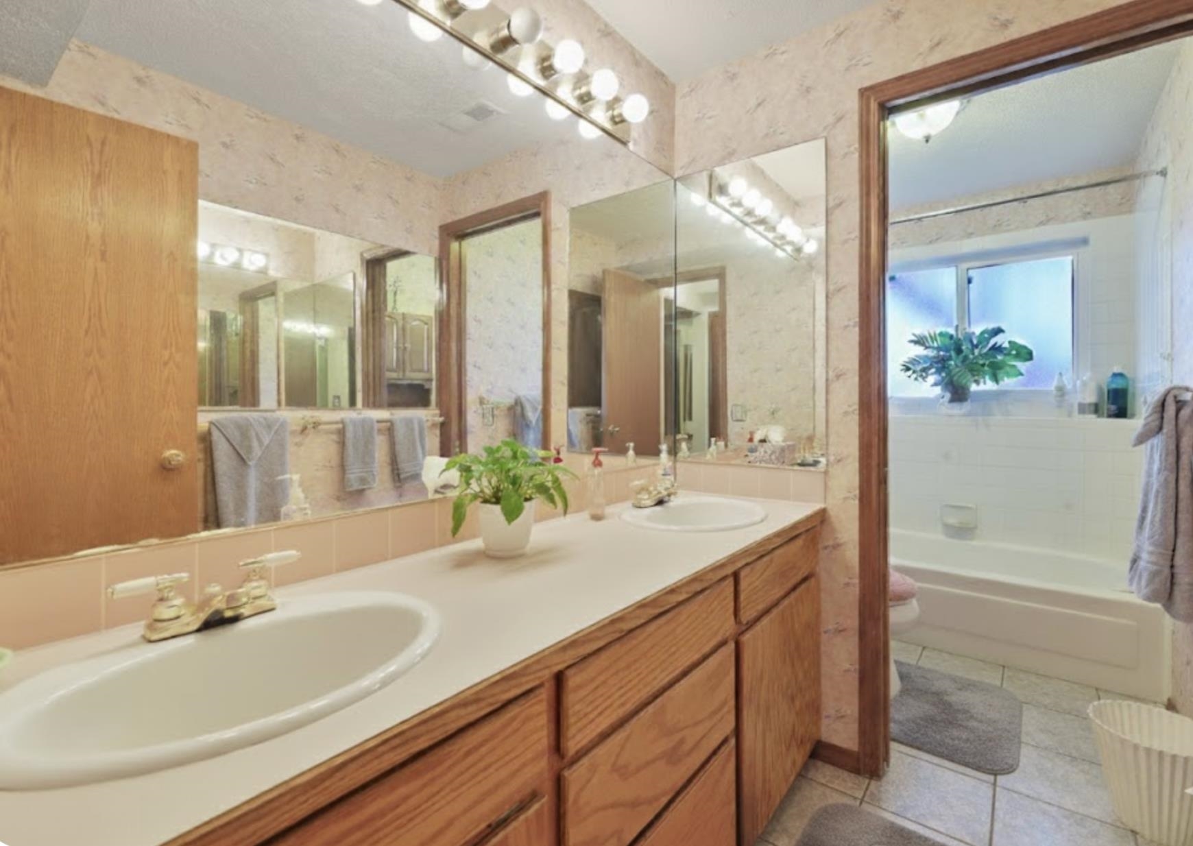 Deer Park, Washington, 99006, United States, 4 Bedrooms Bedrooms, ,3 BathroomsBathrooms,Residential,For Sale,1992007