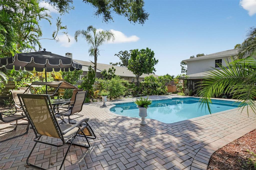 Seminole, Florida, 33776, United States, 3 Bedrooms Bedrooms, ,3 BathroomsBathrooms,Residential,For Sale,1989407