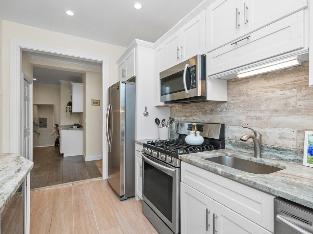 Brookline, Massachusetts, 02446, United States, 2 Bedrooms Bedrooms, ,1 BathroomBathrooms,Residential,For Sale,1934620