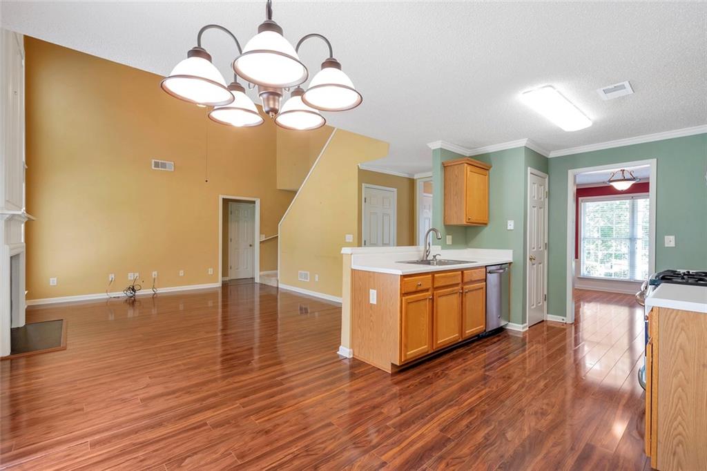Alpharetta, Georgia, 30004, United States, 3 Bedrooms Bedrooms, ,3 BathroomsBathrooms,Residential,For Sale,1890070
