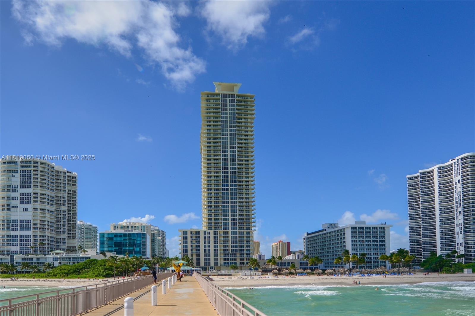 Sunny Isles Beach, Florida, 33160, United States, 2 Bedrooms Bedrooms, ,2 BathroomsBathrooms,Residential,For Sale,1991948