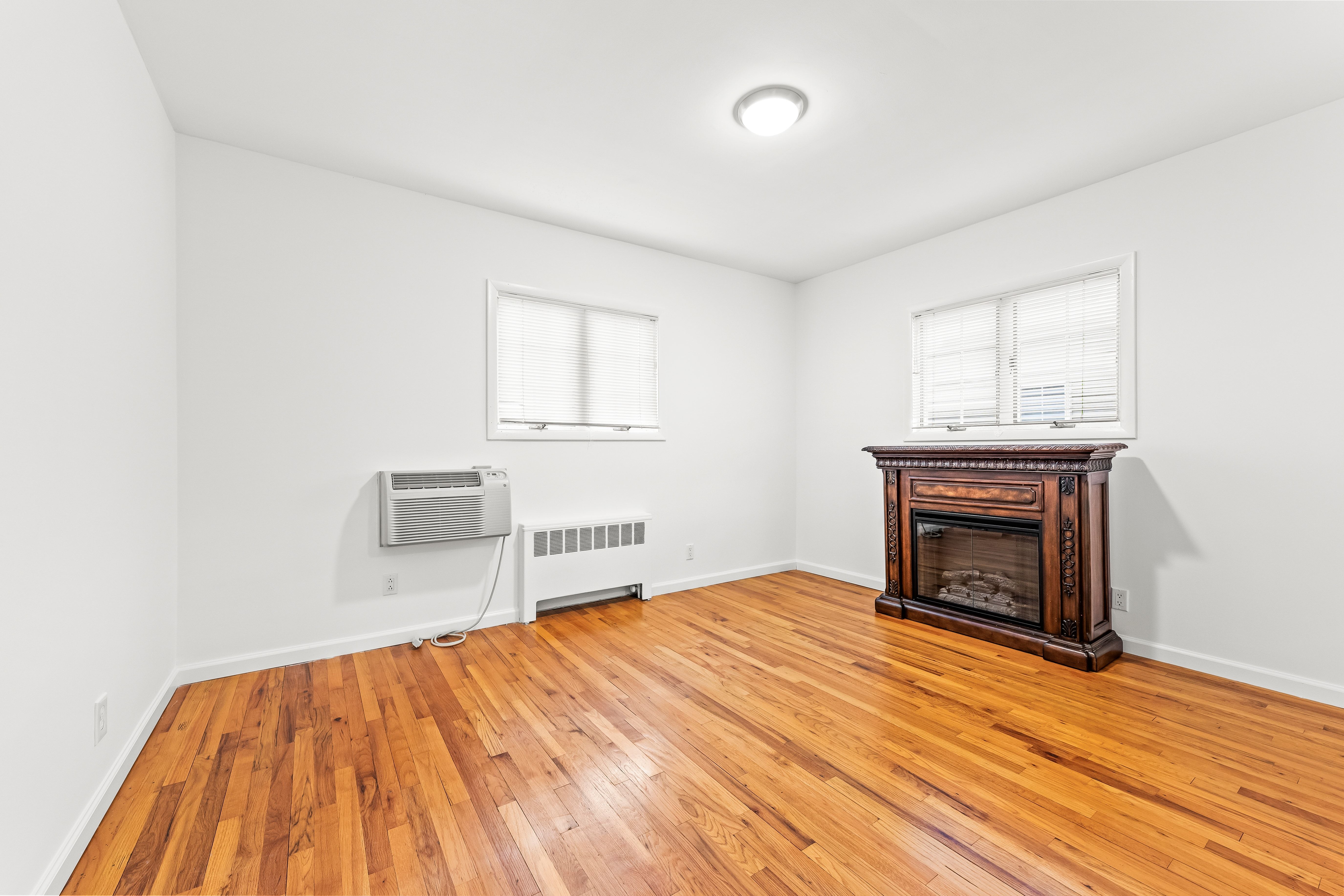  54 Edgewood Road, Port Washington, NY, 11050 - 物件實景