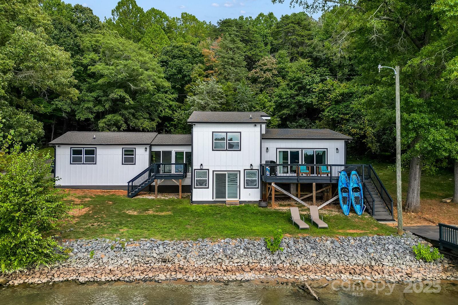 Charlotte, North Carolina, 28278, United States, 3 Bedrooms Bedrooms, ,3 BathroomsBathrooms,Residential,For Sale,1986488