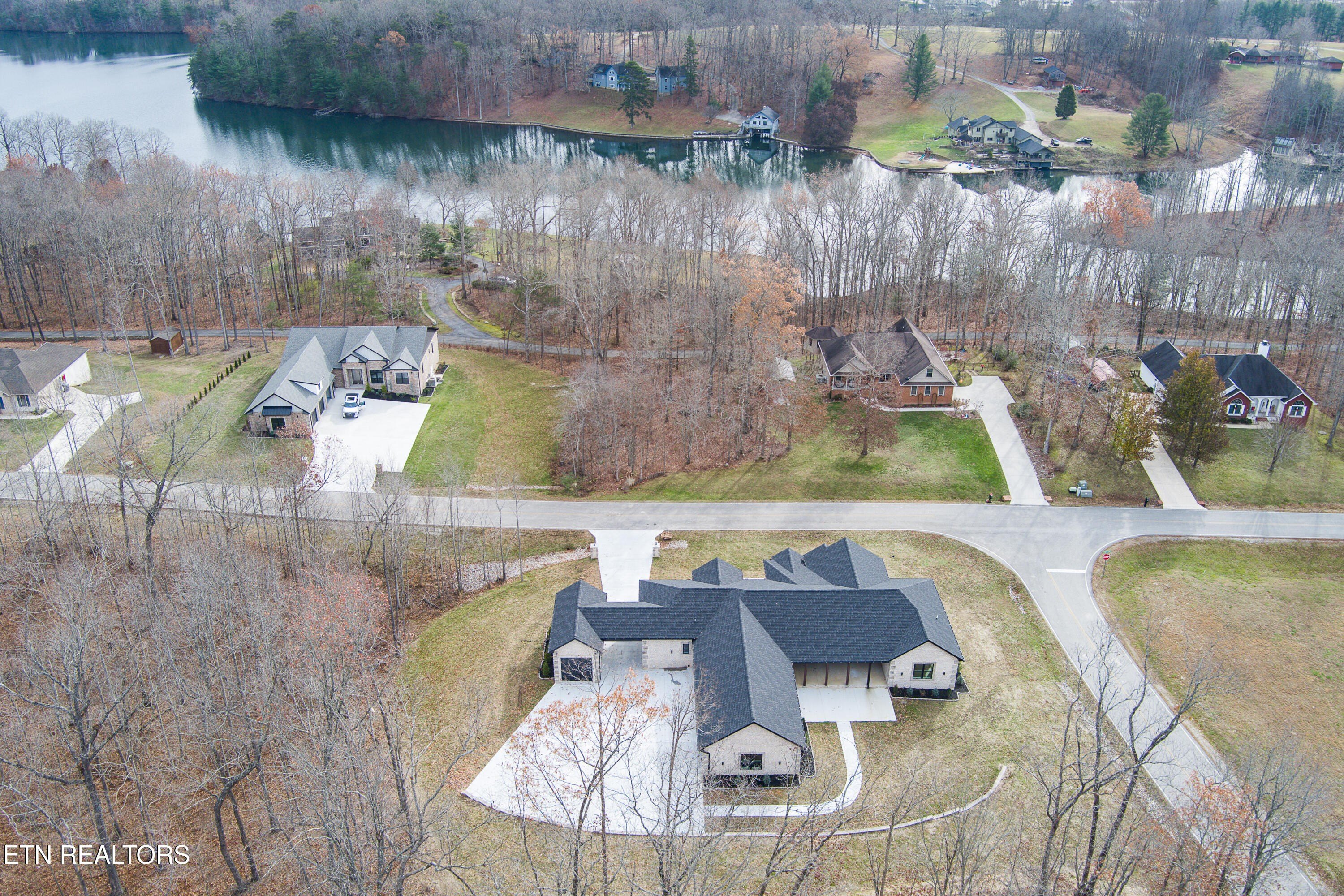 Crossville, Tennessee, 38555, United States, 4 Bedrooms Bedrooms, ,5 BathroomsBathrooms,Residential,For Sale,1977925