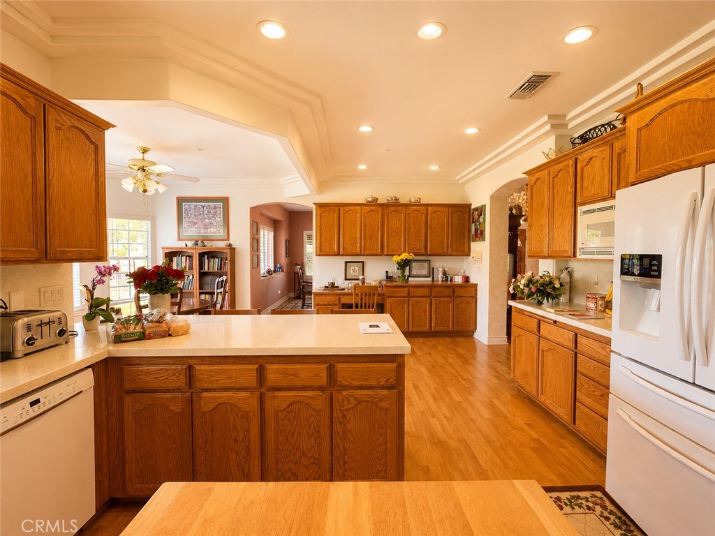 Redlands, California, 92374, United States, 5 Bedrooms Bedrooms, ,4 BathroomsBathrooms,Residential,For Sale,2048523