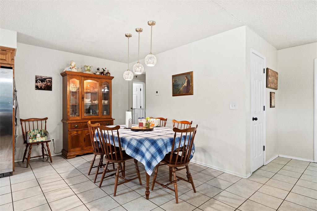 Whitney, Texas, 76692, United States, 4 Bedrooms Bedrooms, ,3 BathroomsBathrooms,Residential,For Sale,1890428