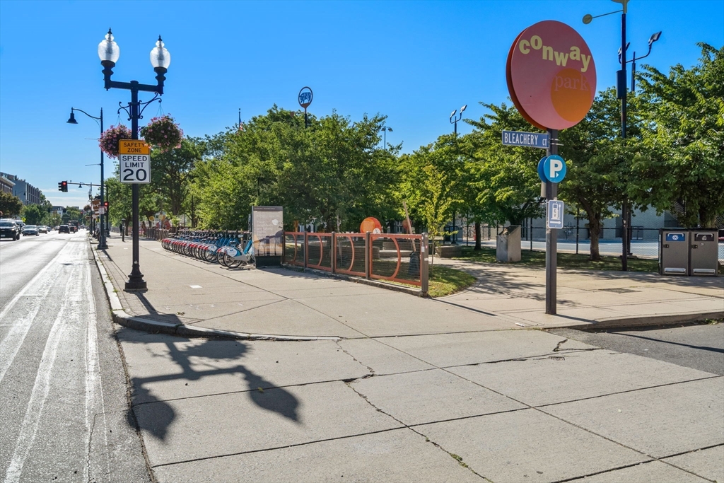 Somerville, Massachusetts, 02143, United States, 2 Bedrooms Bedrooms, ,2 BathroomsBathrooms,Residential,For Sale,1934181