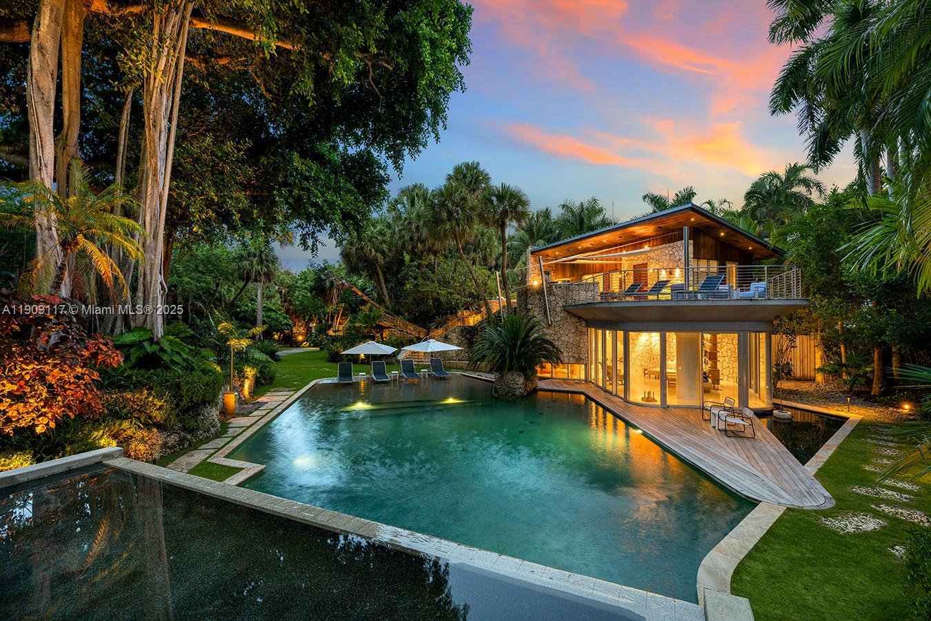 Miami, Florida, 33133, United States, 13 Bedrooms Bedrooms, ,18 BathroomsBathrooms,Residential,For Sale,1989288