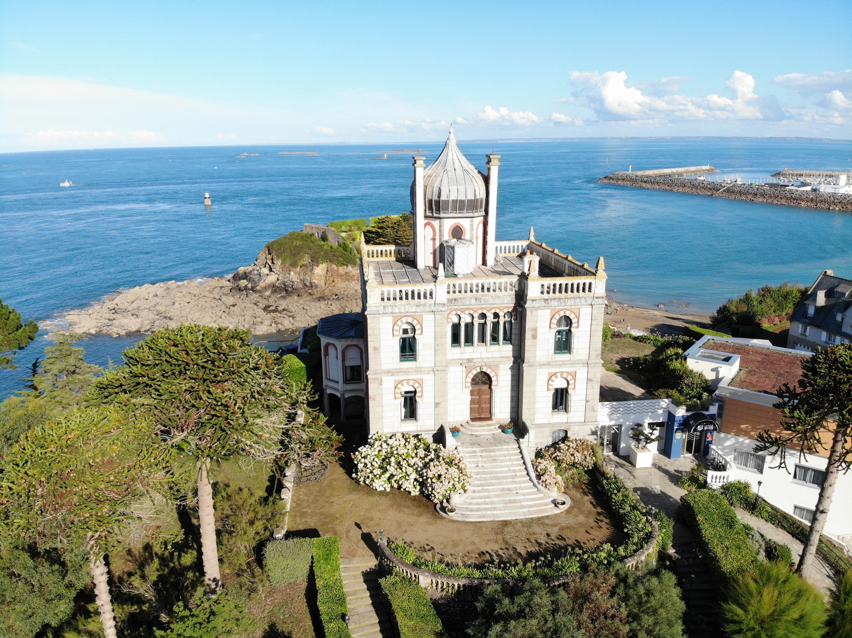  Stunning Villa built in an arabic style overlooking the sea at St Quay Portrieux - 物件實景