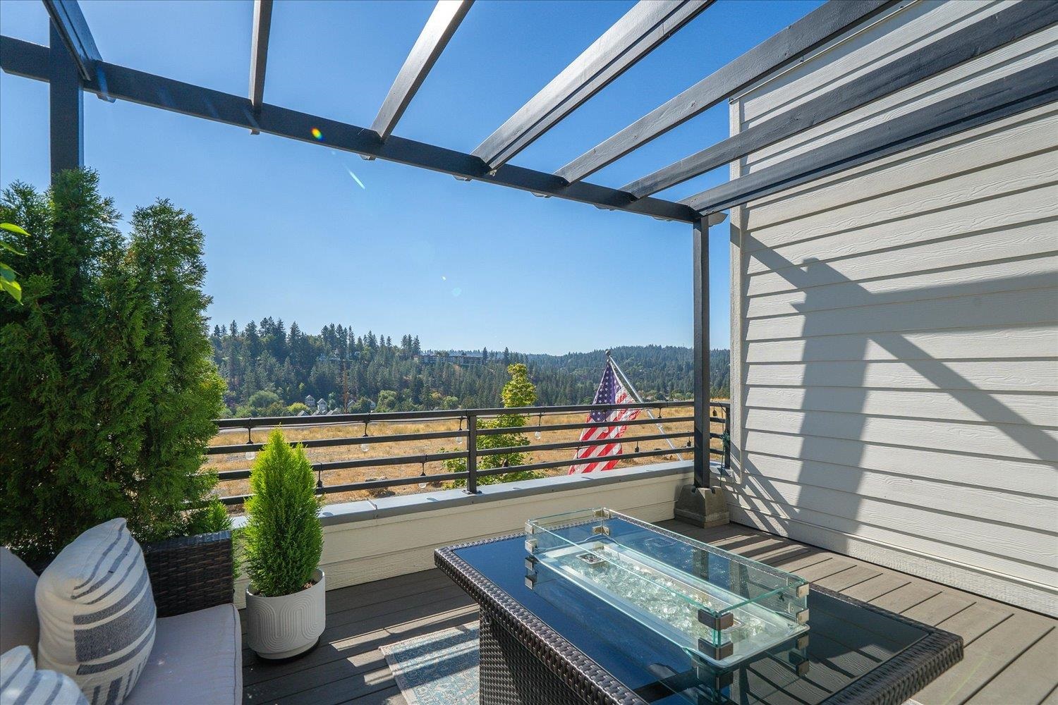 Spokane, Washington, 99201, United States, 2 Bedrooms Bedrooms, ,3 BathroomsBathrooms,Residential,For Sale,1974429