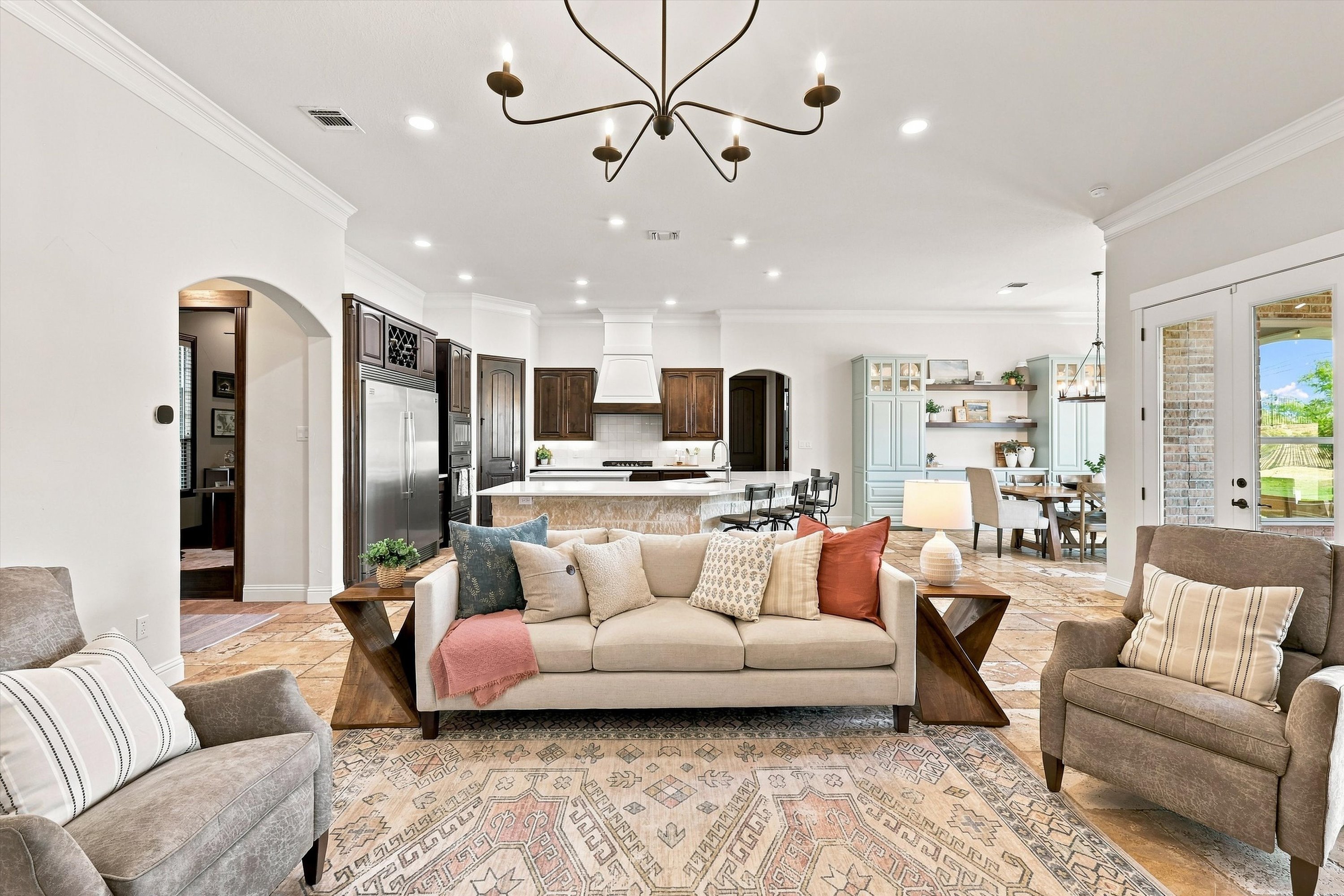  Timeless Style, Thoughtful Updates & One Acre to Enjoy - 物件實景