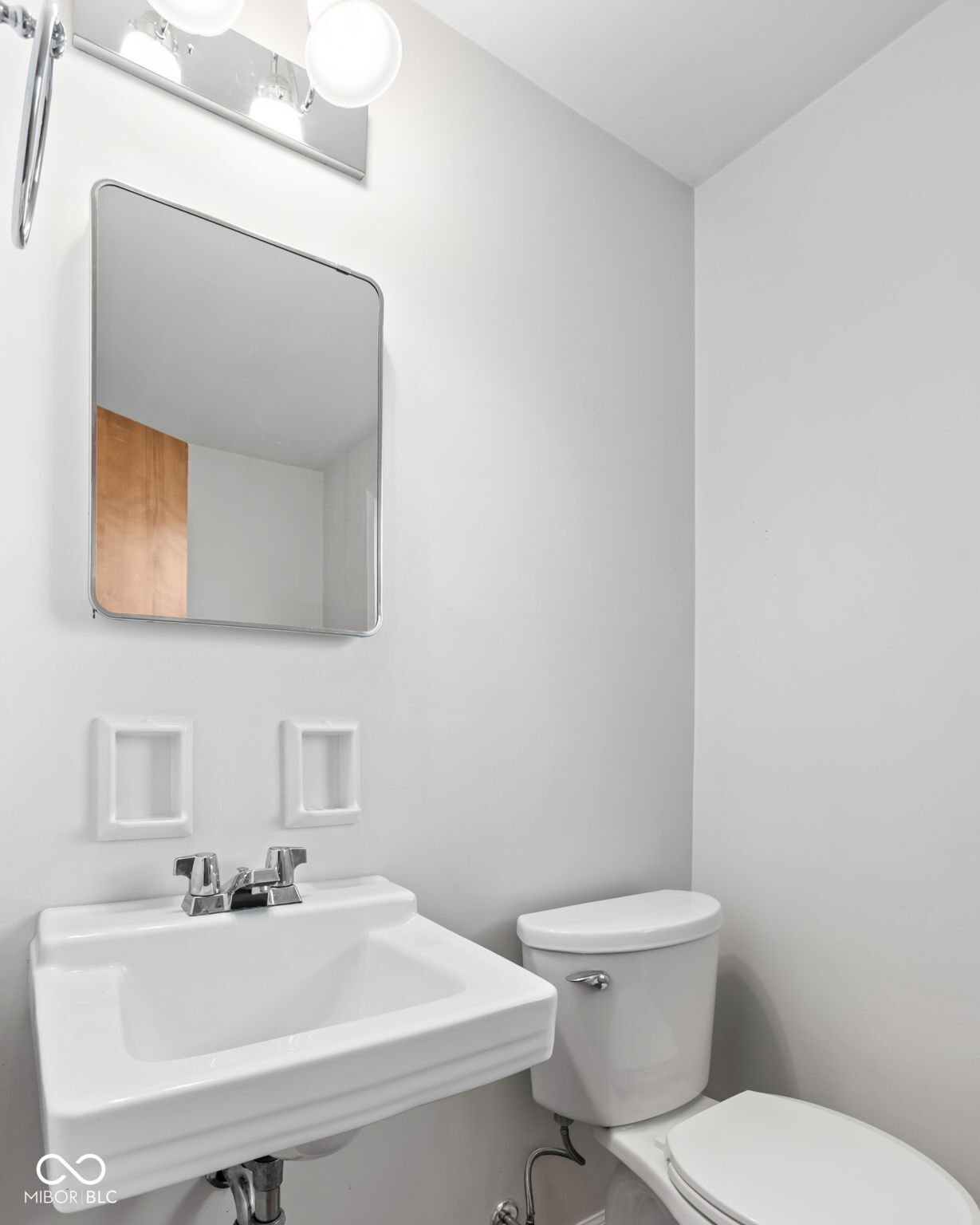 Indianapolis, Indiana, 46250, United States, 4 Bedrooms Bedrooms, ,3 BathroomsBathrooms,Residential,For Sale,1983671