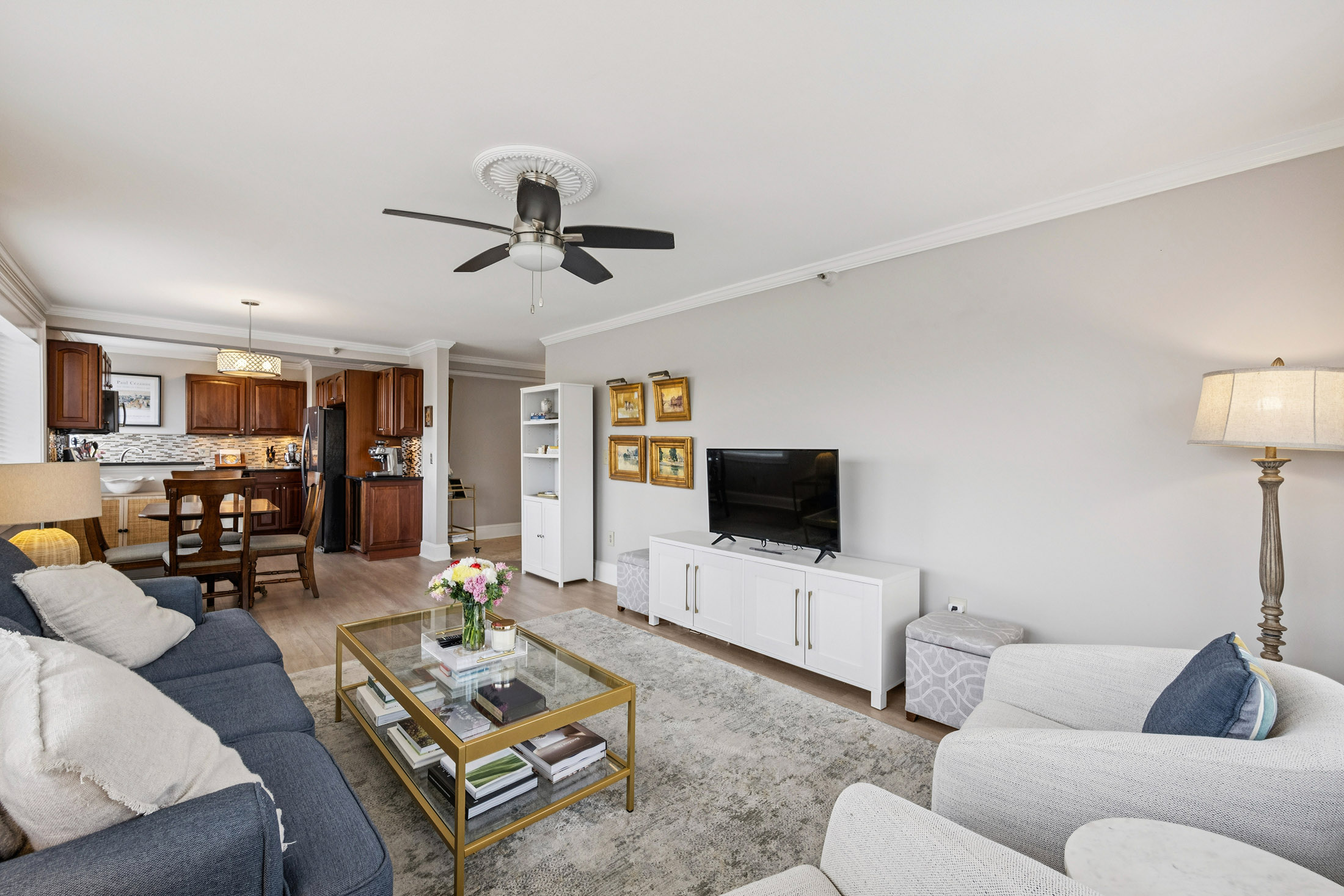  Light-filled Corner Residence at Park Lane - 物件實景