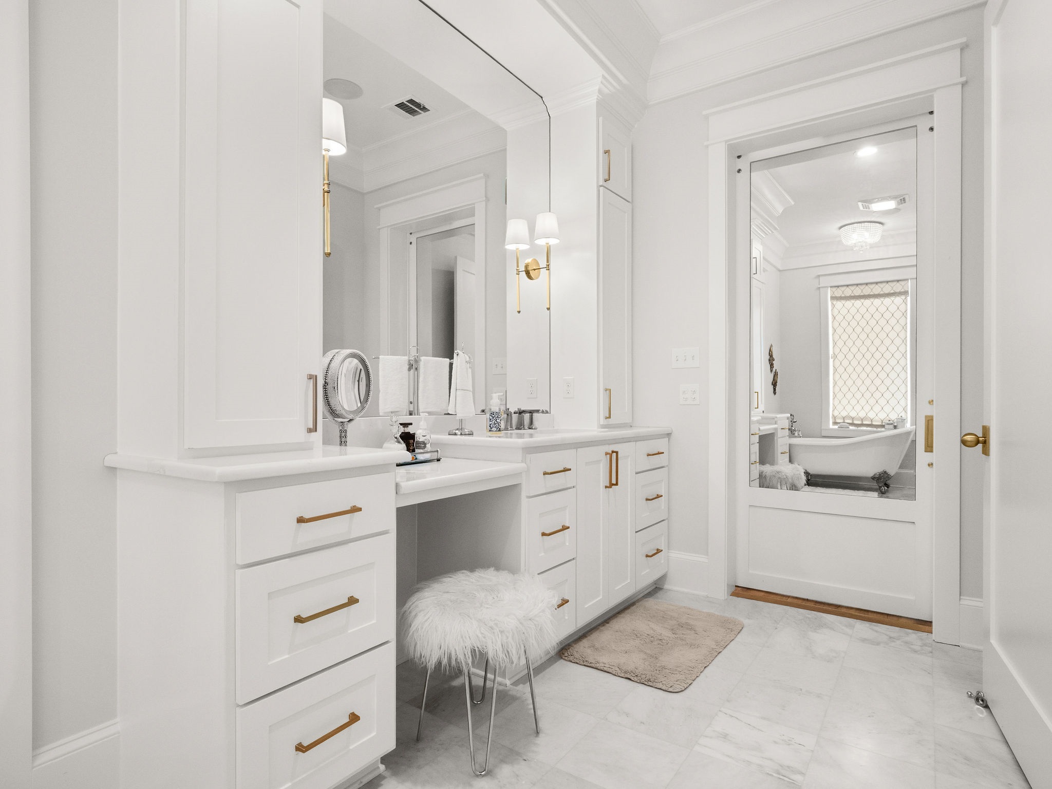 Many, Louisiana, 71449, United States, 3 Bedrooms Bedrooms, ,4 BathroomsBathrooms,Residential,For Sale,1998076