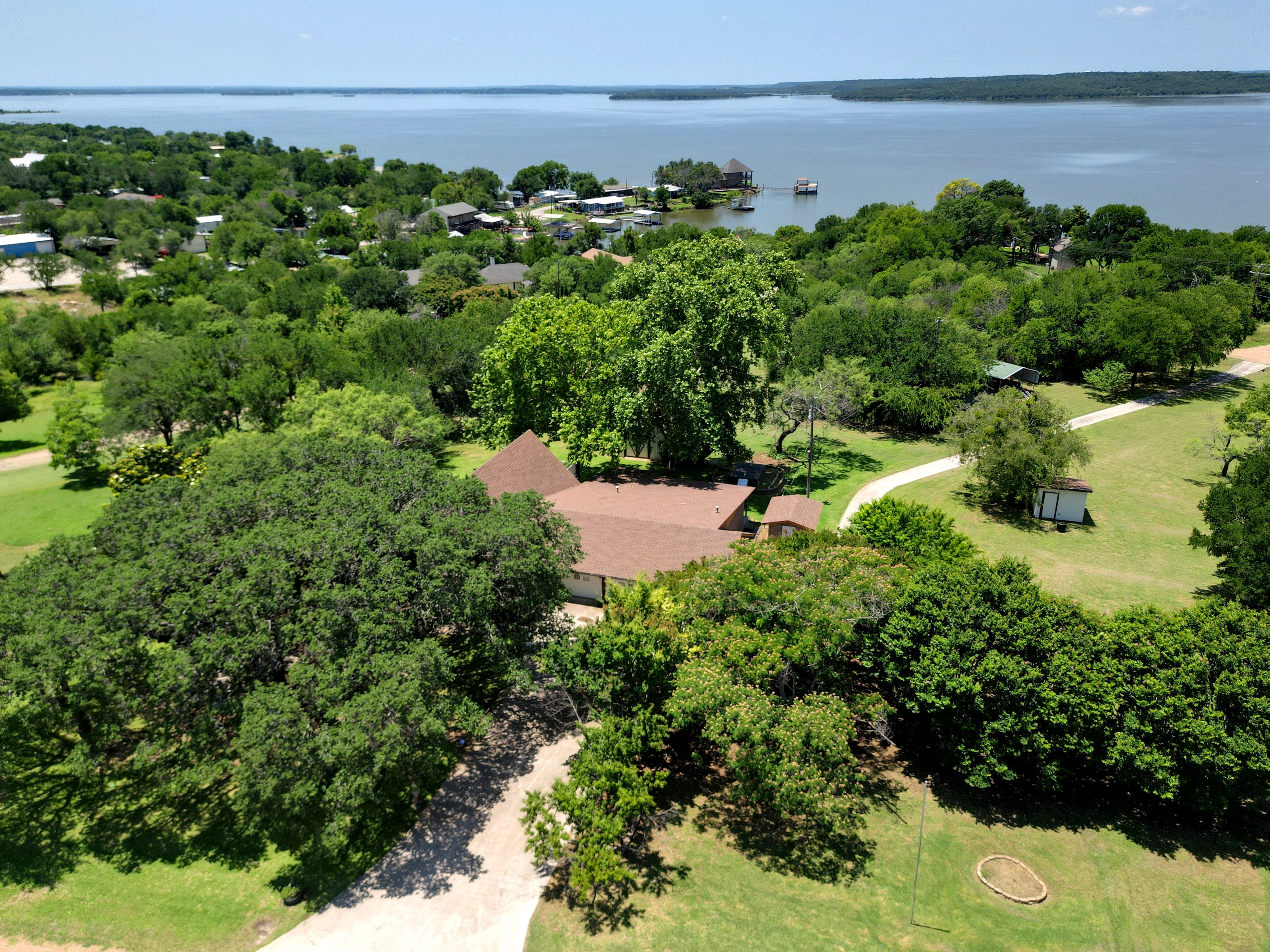 Bridgeport, Texas, 76426, United States, 4 Bedrooms Bedrooms, ,3 BathroomsBathrooms,Residential,For Sale,1981082