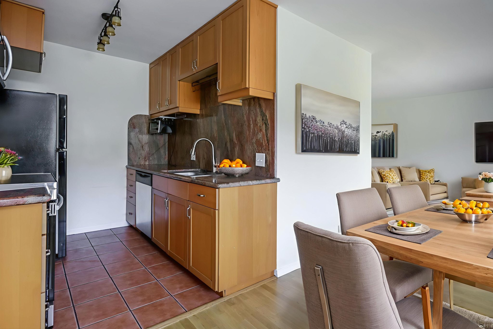 Culver City, California, 90232, United States, 2 Bedrooms Bedrooms, ,2 BathroomsBathrooms,Residential,For Sale,1921770