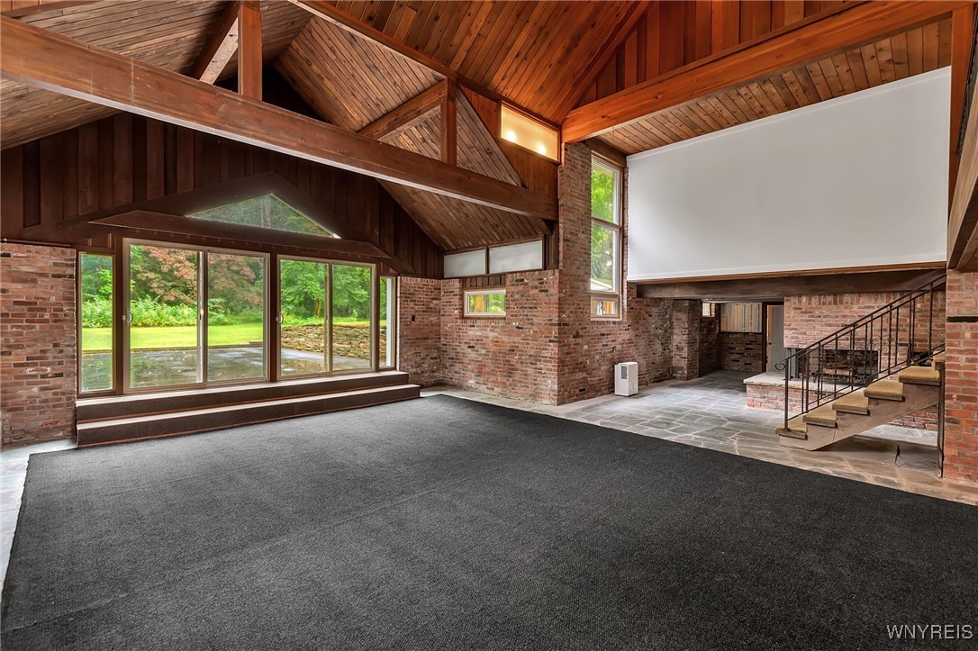 Elma, New York, 14059, United States, 7 Bedrooms Bedrooms, ,6 BathroomsBathrooms,Residential,For Sale,1935359