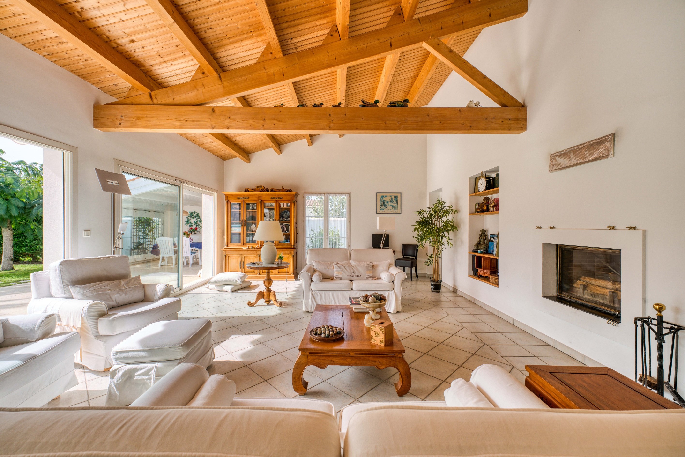  4 BEDROOM HOUSE IN THE HEART OF ST PIERRE D