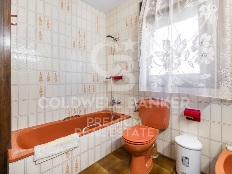 Sant Cugat del Vallès, Catalonia, ES, 5 Bedrooms Bedrooms, ,2 BathroomsBathrooms,Residential,For Sale,1759701