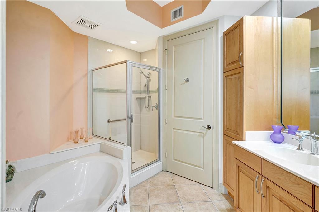 Fort Myers, Florida, 33907, United States, 2 Bedrooms Bedrooms, ,3 BathroomsBathrooms,Residential,For Sale,1994873