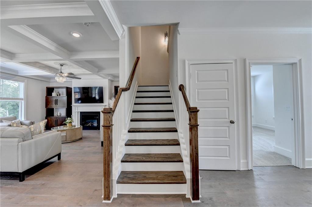 Gainesville, Georgia, 30506, United States, 5 Bedrooms Bedrooms, ,6 BathroomsBathrooms,Residential,For Sale,1978029