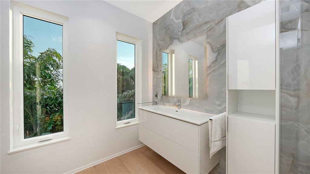 Longboat Key, Florida, 34228, United States, 5 Bedrooms Bedrooms, ,5 BathroomsBathrooms,Residential,For Sale,1766369